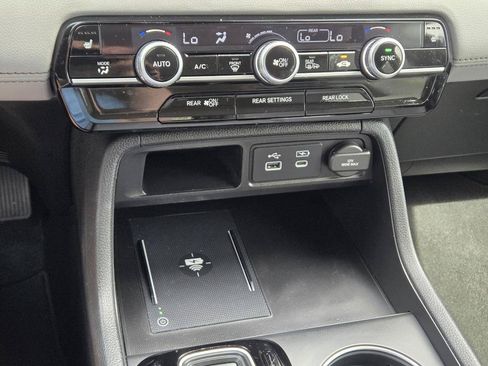 Used 2023 Honda Pilot Touring image 27