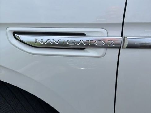 Used 2020 Lincoln Navigator L Reserve w/ Luxury Package image 11