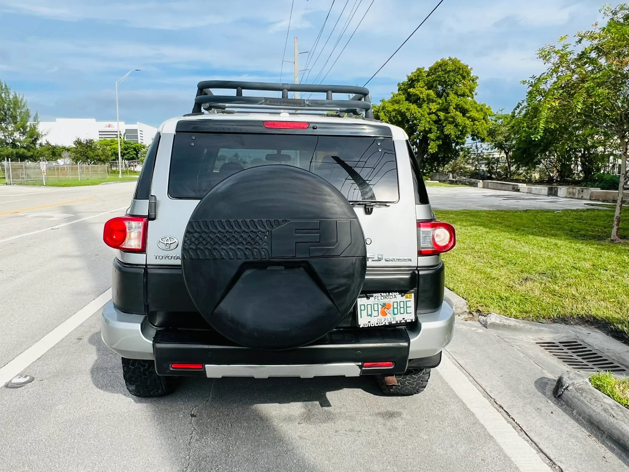 Used 2012 Toyota FJ Cruiser 4WD w/ Upgrade Pkg image 4
