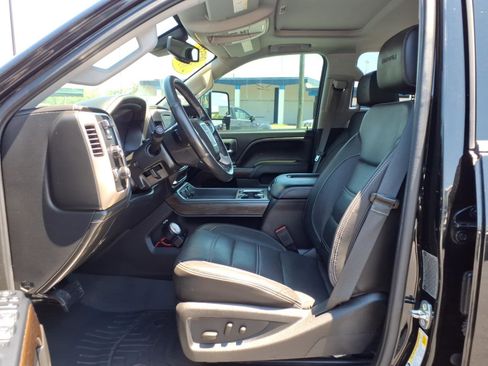 Used 2017 GMC Sierra 3500 Denali w/ Duramax Plus Package AWD/4WD image 11