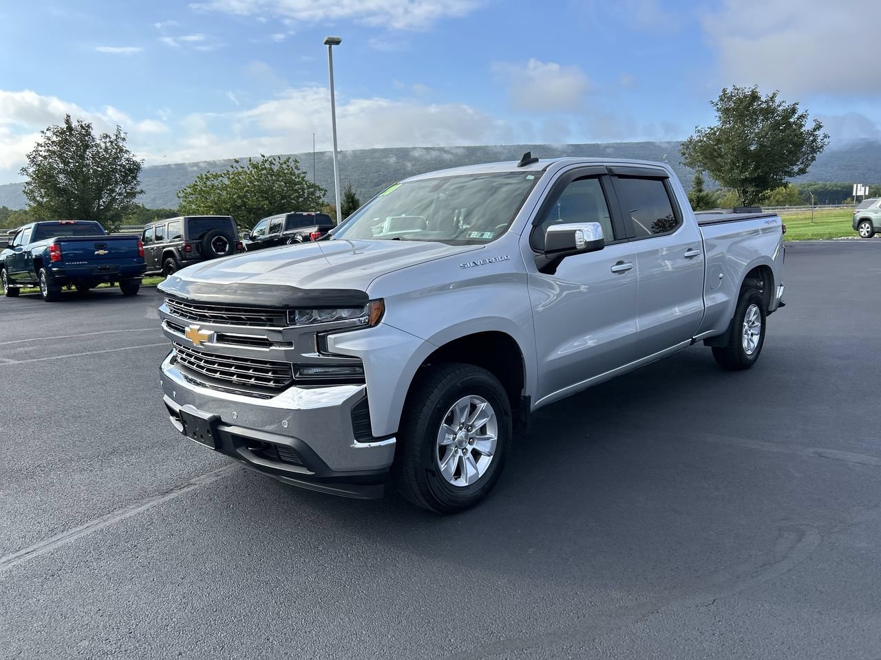 Used 2020 Chevrolet Silverado 1500 LT w/ All-Star Edition AWD/4WD image 3