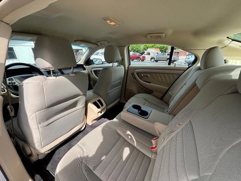 Used 2018 Ford Taurus SE FWD image 19