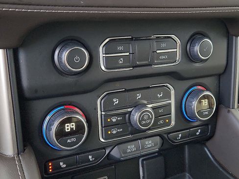 Used 2024 Chevrolet Tahoe LT image 15