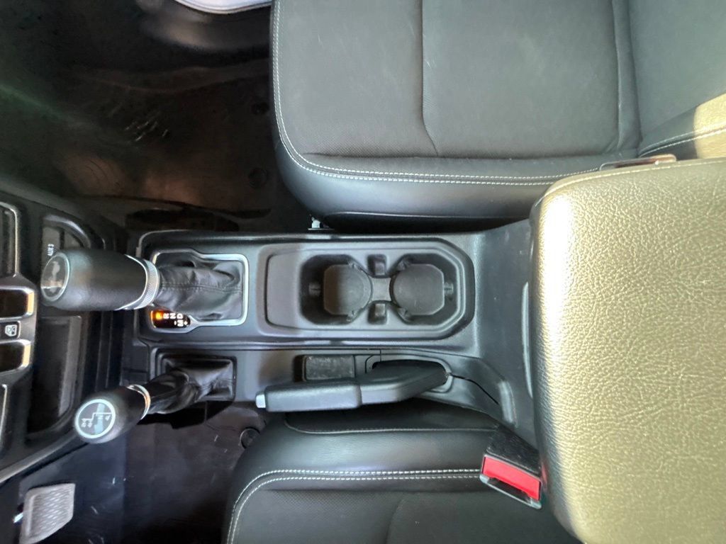 Used 2023 Jeep Wrangler Unlimited Sport AWD/4WD image 17