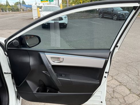 Used 2014 Toyota Corolla LE Premium image 16