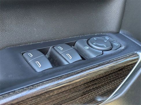 Used 2021 Chevrolet Silverado 1500 LT Trail Boss w/ Convenience Package II image 10