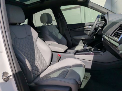 Used 2025 Audi SQ5 Premium Plus image 35