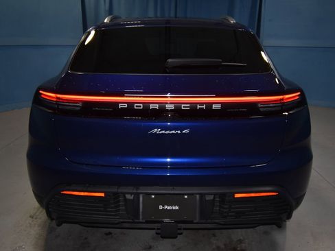Used 2024 Porsche Macan 4 Electric image 27