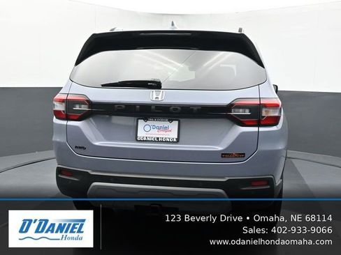 Used 2025 Honda Pilot TrailSport image 5