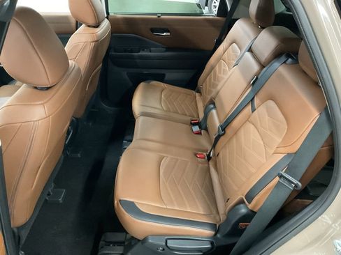 Used 2024 Nissan Pathfinder Platinum w/ Cargo Package image 21