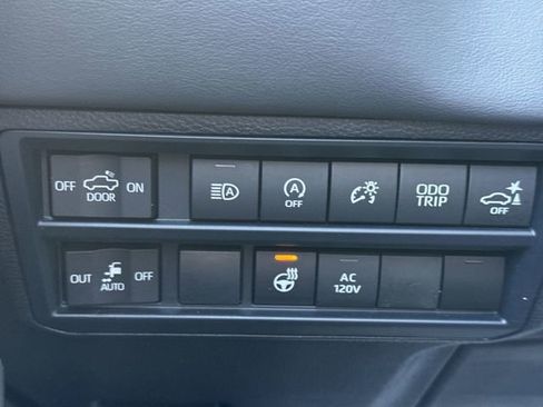 Used 2025 Toyota Tundra Platinum image 17