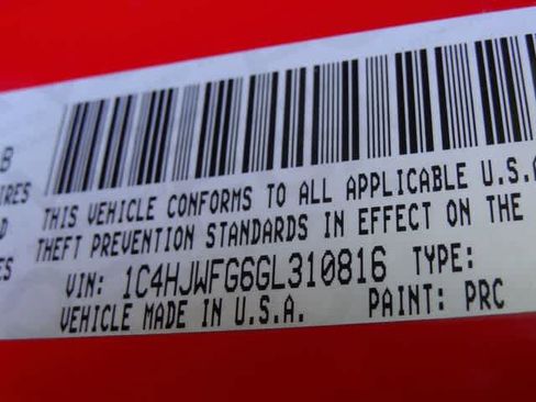 Used 2016 Jeep Wrangler Unlimited Rubicon AWD/4WD image 40