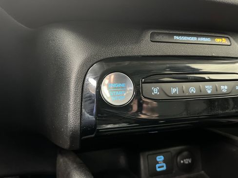 Certified 2023 Ford Escape Platinum image 23