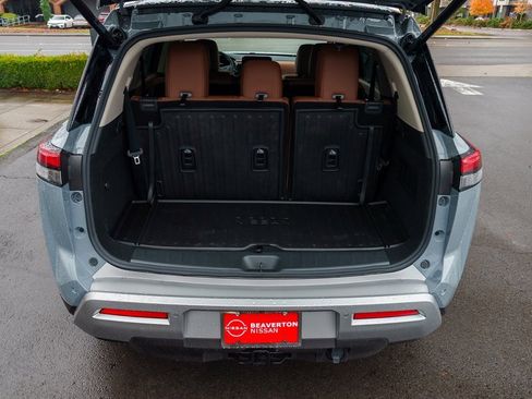 New 2025 Nissan Pathfinder Platinum image 8