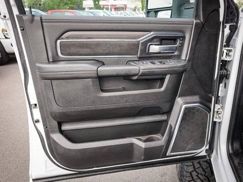 Used 2026 RAM 2500 Laramie AWD/4WD image 15
