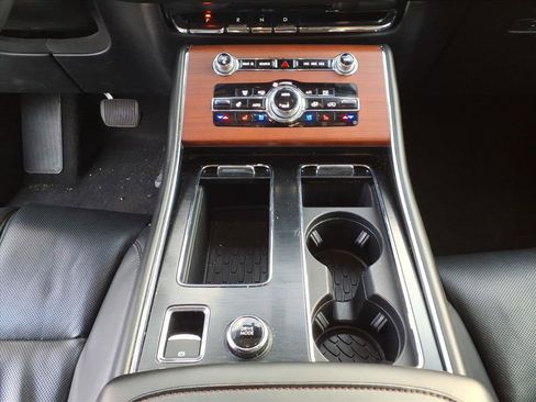 Used 2020 Lincoln Aviator Reserve w/ Equipment Group 202A image 23