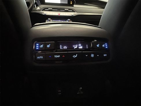 Used 2021 Hyundai Palisade Limited w/ Winter Package image 26