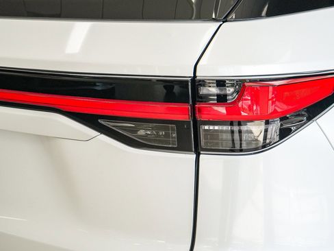 New 2026 Lexus TX 550h AWD Plug-In Hybrid image 7