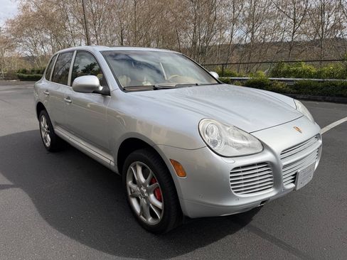 Used 2006 Porsche Cayenne Turbo S AWD/4WD image 4