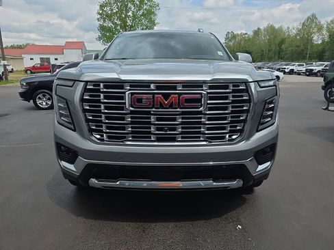 Used 2025 GMC Yukon XL Denali w/ Sun & Power Step Package image 4