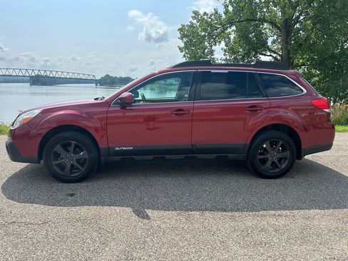 Used 2014 Subaru Outback 2.5i Premium AWD/4WD image 2