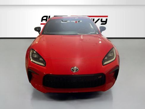 Used 2025 Toyota GR86 Premium w/ GR Wheel Package (TMS RWD image 2