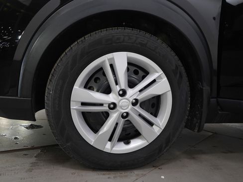 Used 2018 Nissan Kicks S image 28