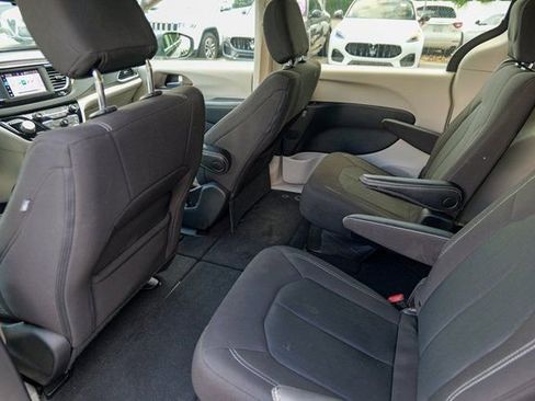 Used 2023 Chrysler Voyager LX image 23