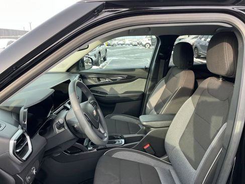 Used 2025 Chevrolet TrailBlazer LT image 34