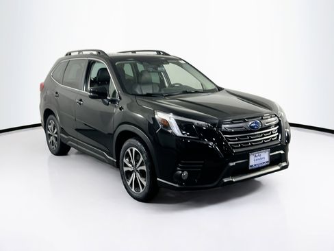 Used 2023 Subaru Forester Limited image 3