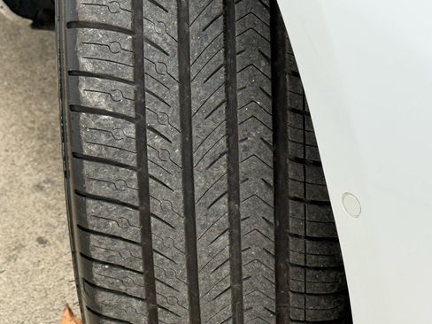 Used 2018 Tesla Model 3 Long Range image 32