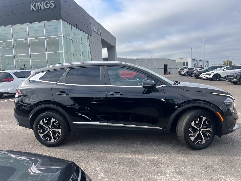 Certified 2024 Kia Sportage EX AWD/4WD image 3