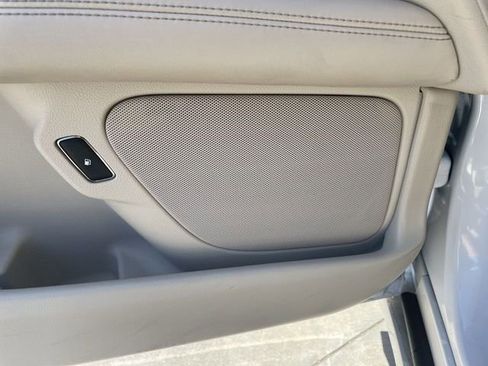 Used 2019 Lincoln MKZ Reserve FWD image 26