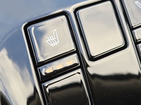 Used 2023 Kia Sportage LX image 7