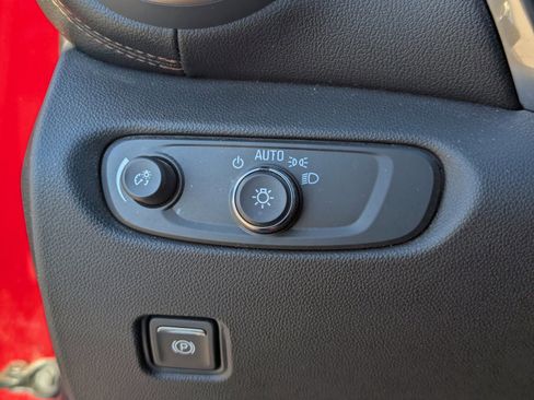 Used 2023 Chevrolet Blazer Premier w/ Enhanced Convenience Package image 30