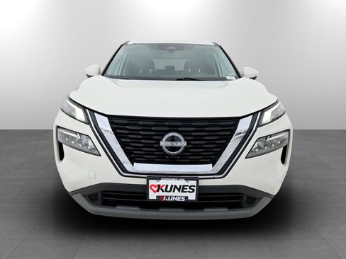 Used 2023 Nissan Rogue SV image 4