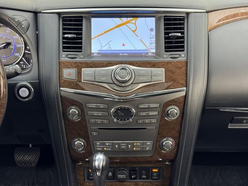 Used 2017 INFINITI QX80 4WD w/ Driver Assistance Package image 22