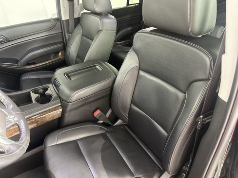 Used 2019 Chevrolet Tahoe LT w/ Luxury Package AWD/4WD image 23
