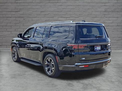 Used 2023 Jeep Wagoneer Series III w/ Preferred Equipment Group AWD/4WD image 8