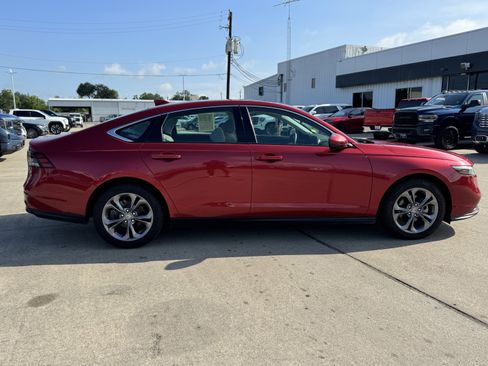 Used 2024 Honda Accord EX image 6