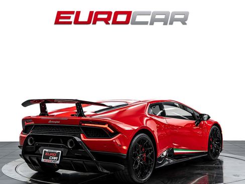 Used 2018 Lamborghini Huracan Performante image 5
