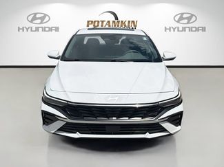 Used 2024 Hyundai Elantra SEL w/ Convenience Package FWD video 2