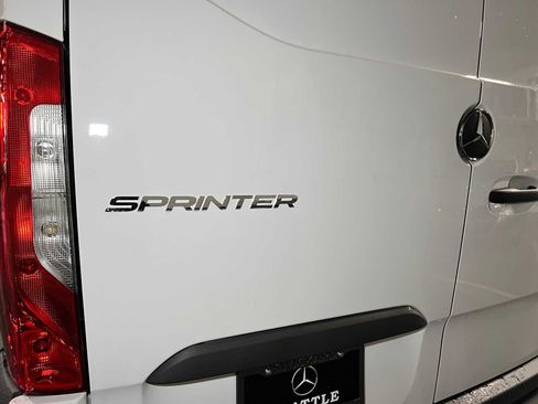 Used 2025 Mercedes-Benz Sprinter 2500 image 15