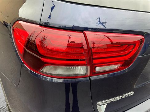 Used 2020 Kia Sorento S FWD image 23