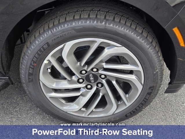 New 2027 Lincoln Navigator Premiere RWD image 16