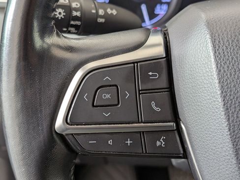 Used 2020 Toyota Highlander XLE image 22