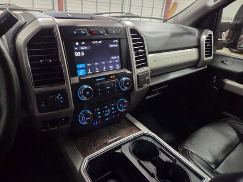 Used 2019 Ford F250 Lariat w/ Lariat Ultimate Package image 50