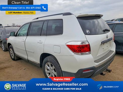 Used 2012 Toyota Highlander SE w/ Tow Pkg AWD/4WD image 3