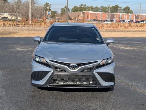 Used 2024 Toyota Camry SE w/ Convenience Package image 8
