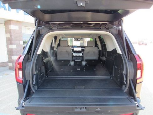 Used 2025 Ford Expedition Active AWD/4WD image 48